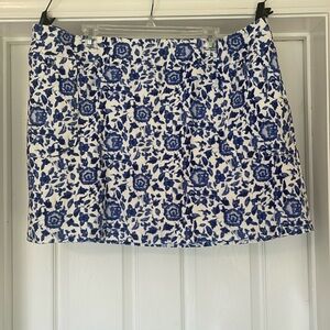 Jones New York - blue and white floral skort - front pockets - size XXL